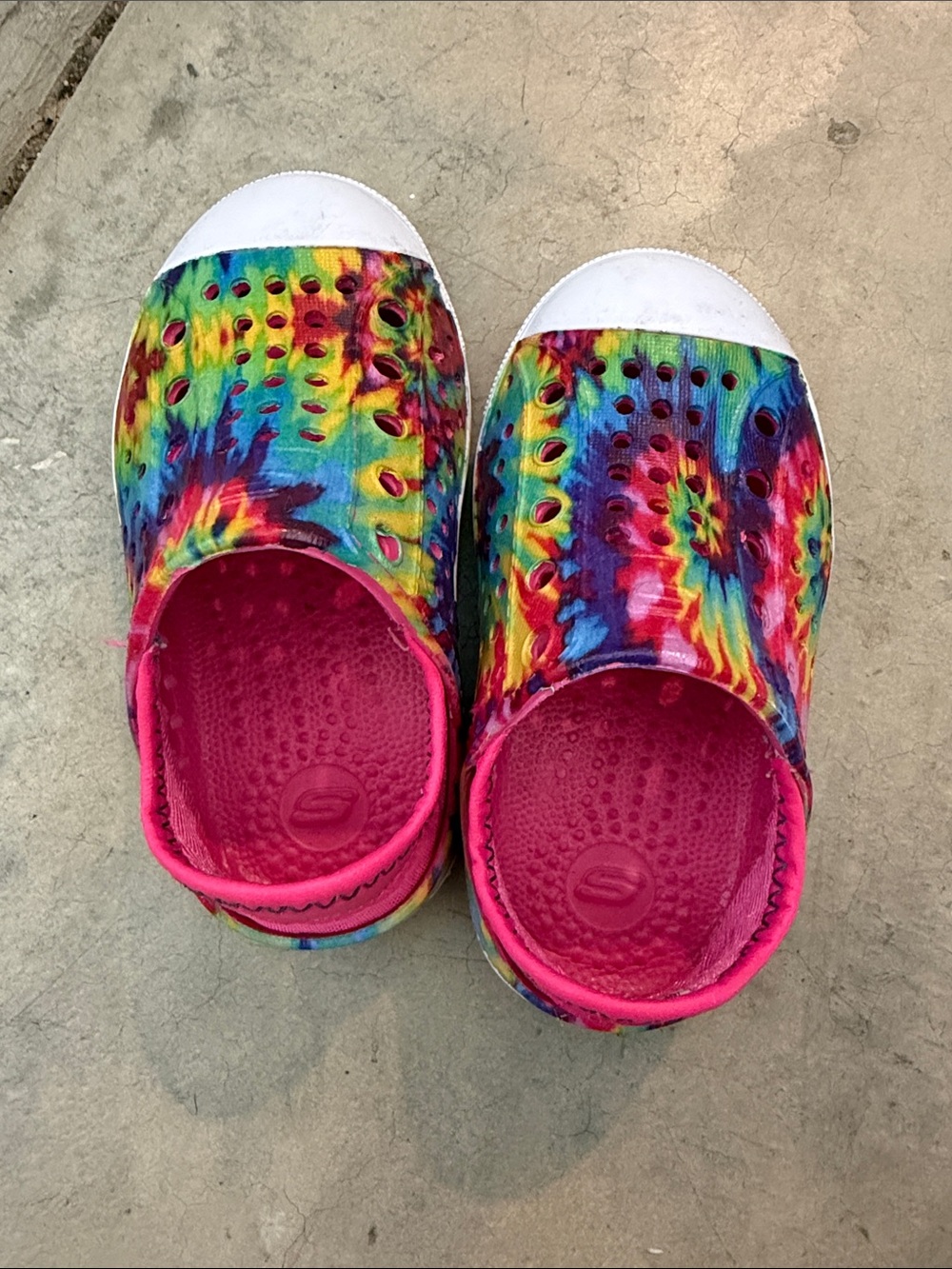 Toddler Skecher Tie-Dye Slip-On Clogs with Pink Lining